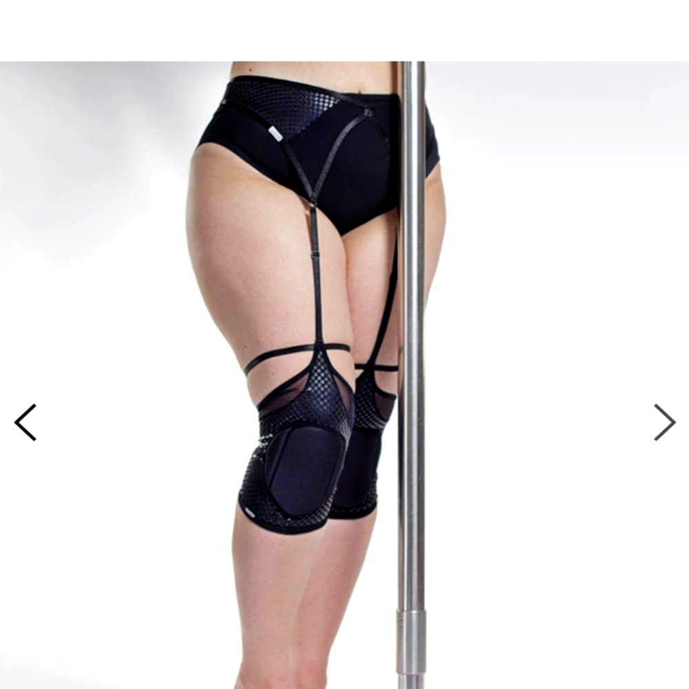 Adjustable Black Pole Dance Garter Harness with Knee Pads